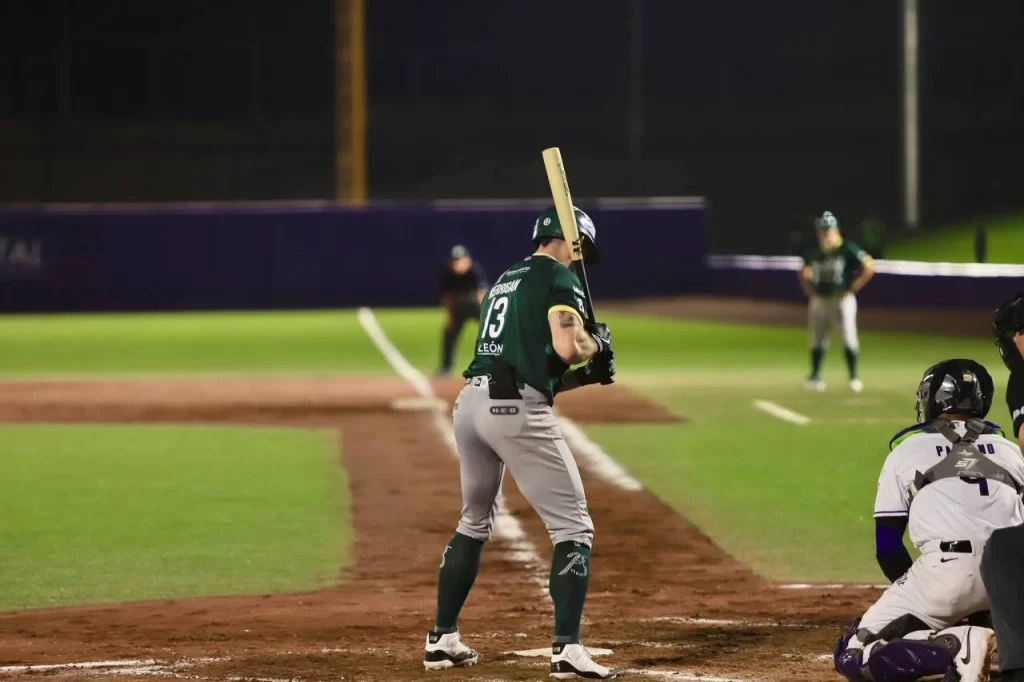 Aplastante derrota de Bravos en el segundo de la serie ante Conspiradores