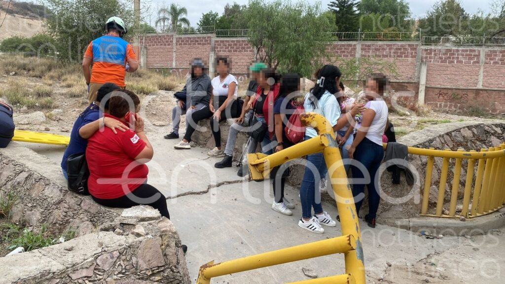 Camión urbano se queda sin frenos y choca en la León-San Francisco