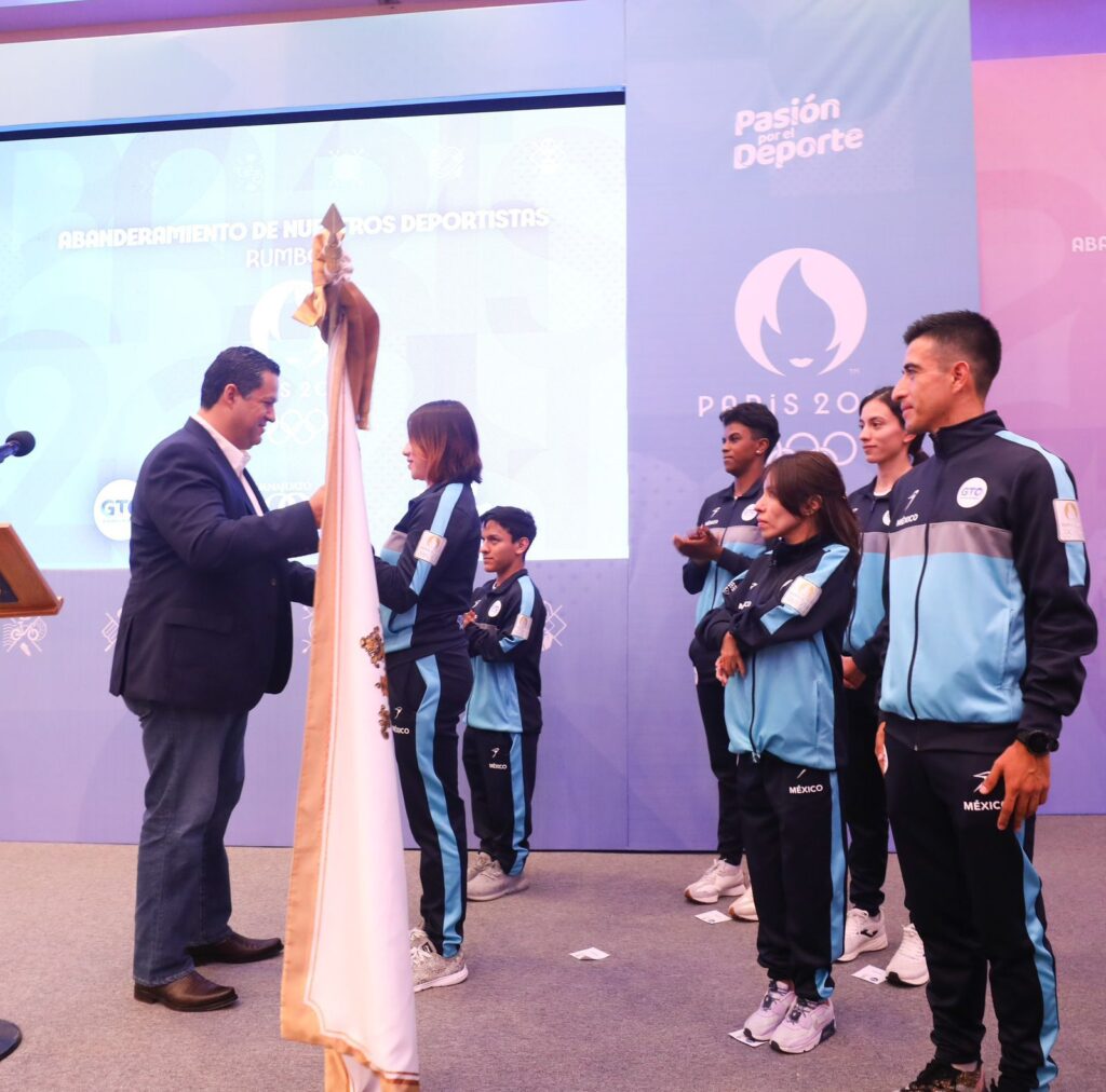 Abanderan a guanajuatenses que participarán en los Juegos Olímpicos de París 2024