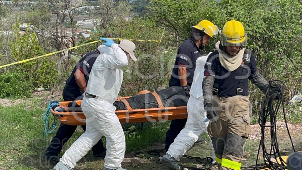 Hallan cuerpo de mujer en barranco de la colonia Periodistas Mexicanos