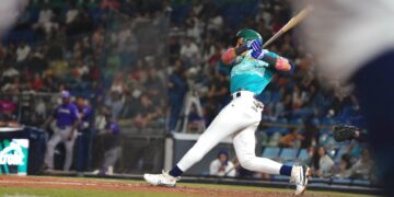 Conspiradores sacan la escoba y barren la serie ante Bravos de León