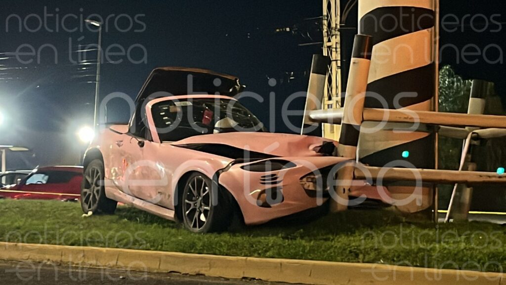 Hombre muere tras chocar contra puente en el bulevar Aeropuerto