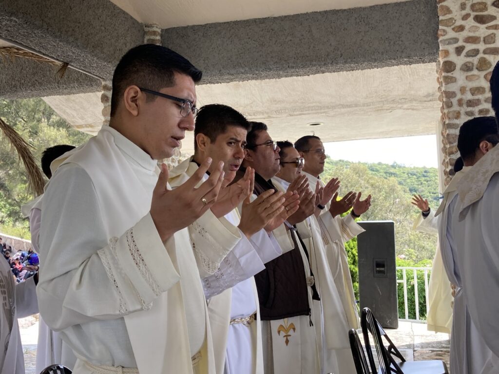 Tiene Arquidiócesis de León déficit de más de 150 sacerdotes