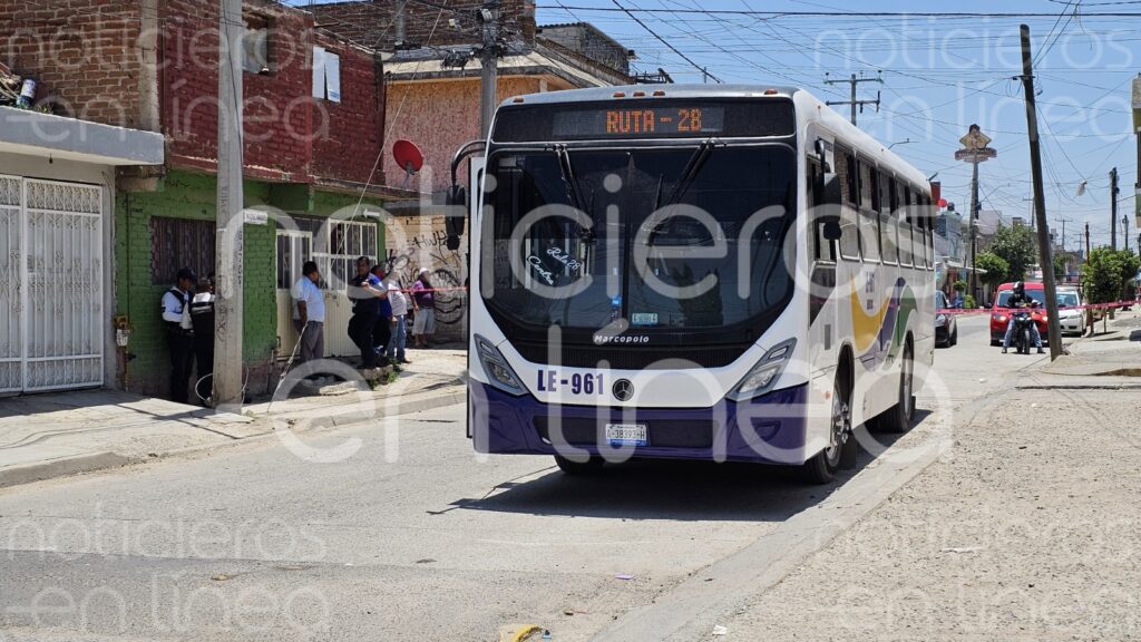 Muere pasajero a bordo de un camión urbano en León