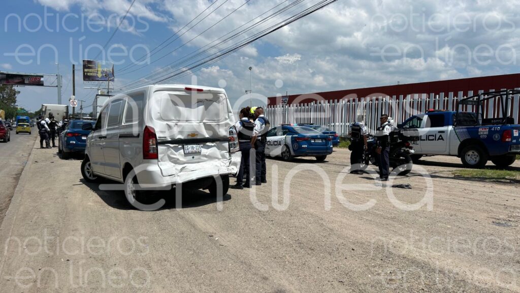 Carambola en León: chocan al menos 5 vehículos en el bulevar Aeropuerto