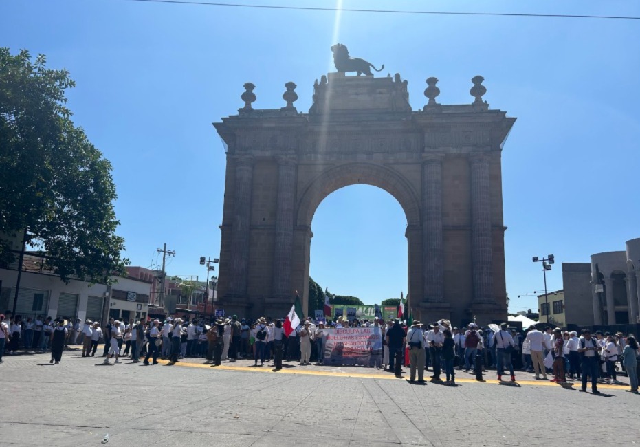 Guanajuatenses se manifiestan contra la reforma del Poder Judicial en León