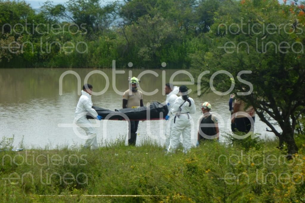 Hallan dos cuerpos a la orilla de una presa en Balcones de la Joya