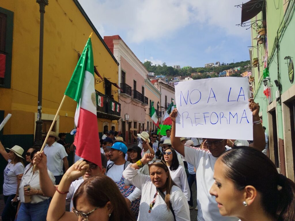 Jueces y magistrados toman Guanajuato capital contra reforma judicial