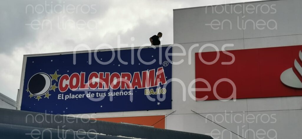 ¡Robo de película! Ladrones se llevaron 7 millones de pesos de un banco en León