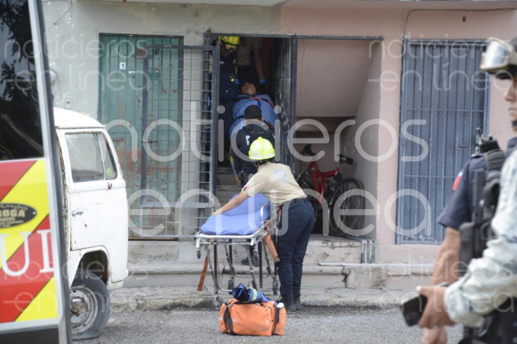 Tocan la puerta y les disparan dentro de una vivienda en Delta de Jerez