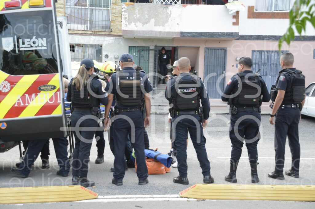 Tocan la puerta y les disparan dentro de una vivienda en Delta de Jerez