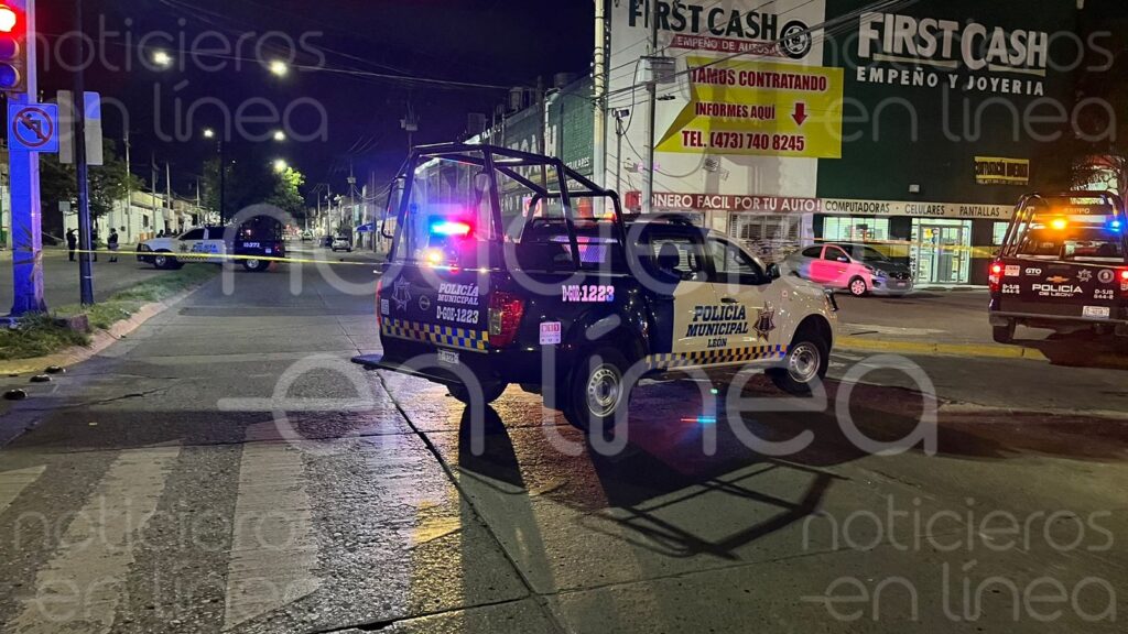 Balean a dos motociclistas en Portales de San Sebastián; uno murió