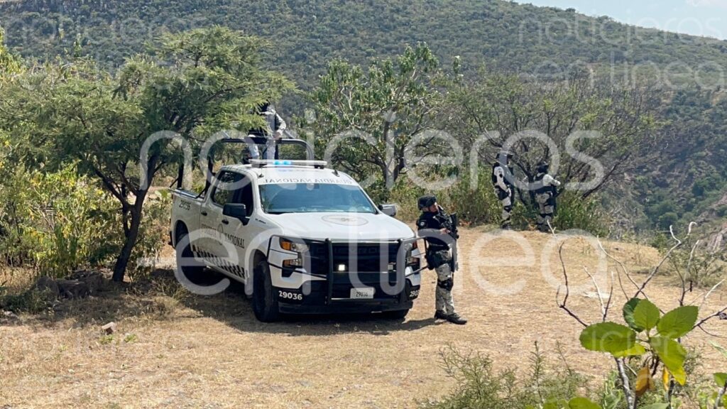 Reportan un cuerpo enterrado y descubren una fosa clandestina en Vista Aero