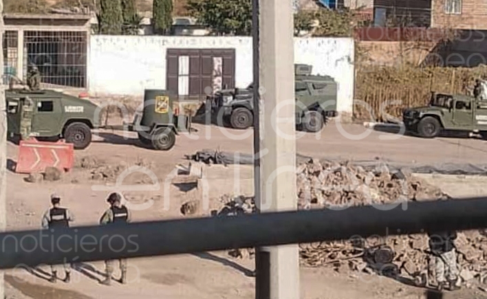 Reportan balacera entre civiles y agentes federales en Barranca de Venaderos