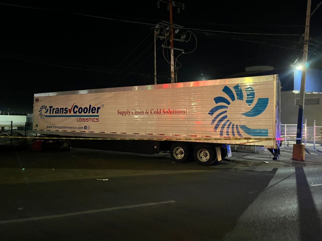 Muere conductor de tráiler a unos metros de llegar a su destino en León