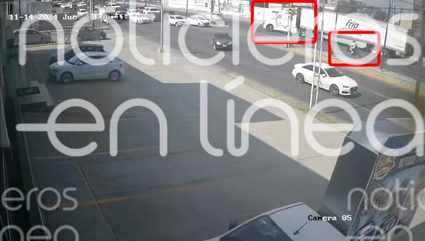 Motociclista sufre aparatoso accidente en el bulevar Torres Landa