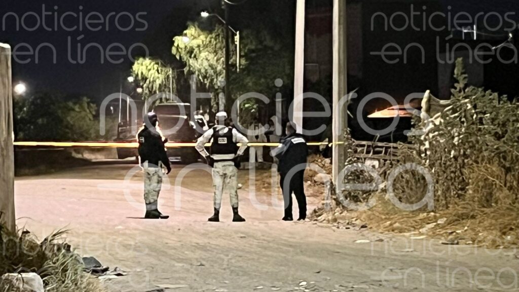 Abandonan dos cuerpos envueltos en sábanas en la colonia La Escondida