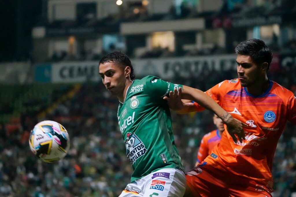 León falla dos penales y deja escapar la victoria ante Mazatlán