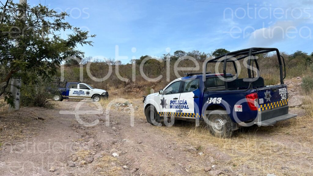 Hallan mandíbula y huesos humanos enterrados en zona cerril de León