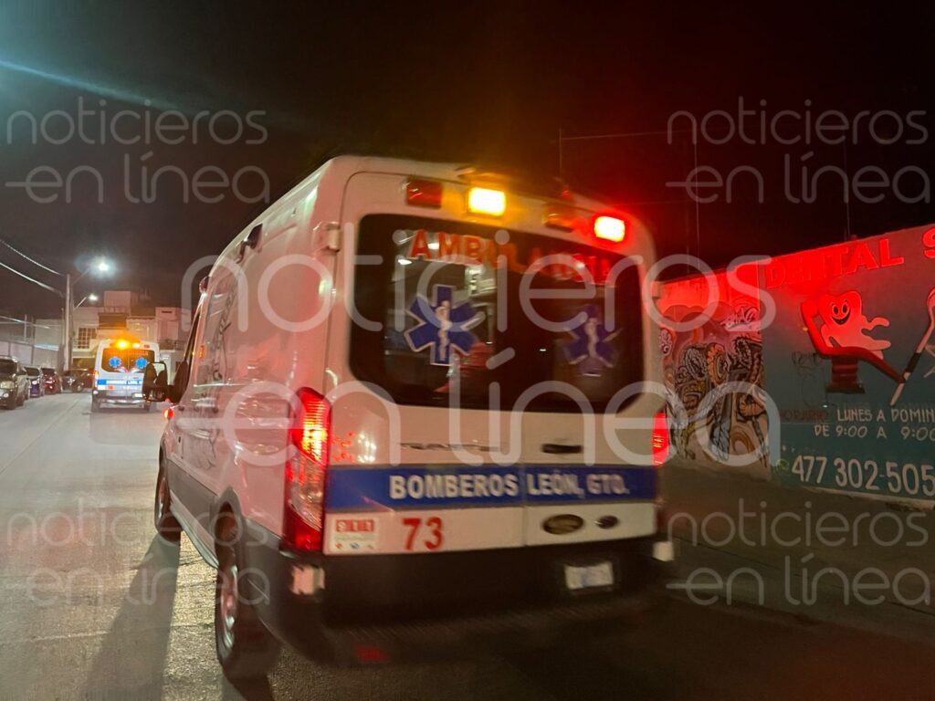 Balean a un adulto y un menor de edad mientras vendían gelatinas en León II