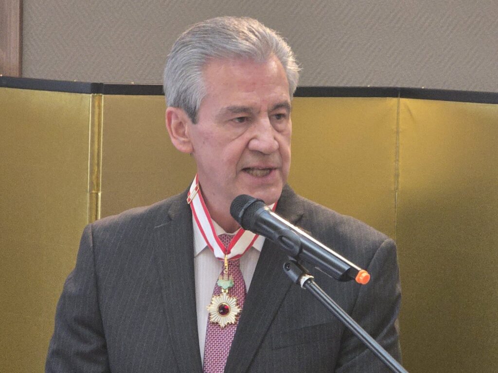 Guanajuato y Japón más cerca: Héctor López Santillana recibe la Orden del Sol Naciente