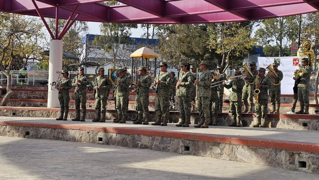 Soldados de la Sedena se convierten en Reyes Magos