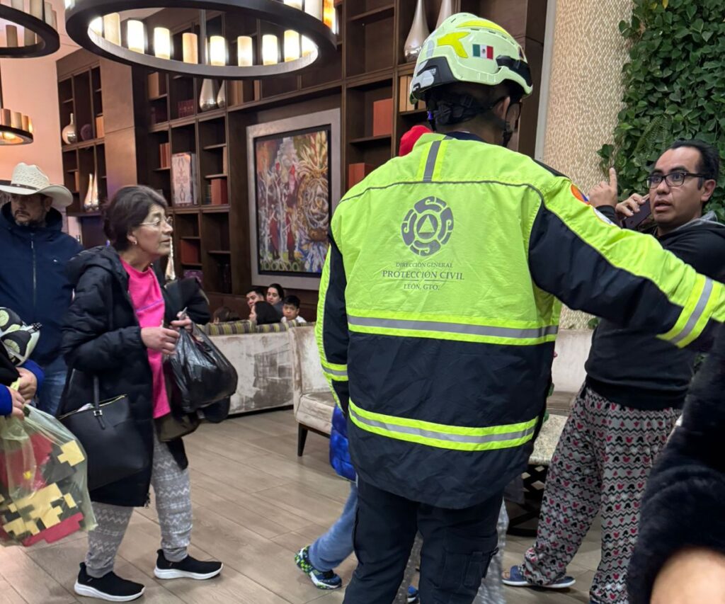 ¿Sentiste el temblor? Evacuan a huéspedes en León tras alarma de sismo