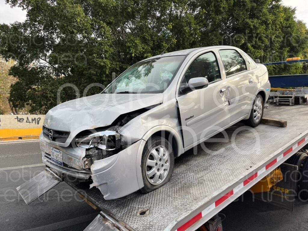 Caos en el Malecón: choque, volcadura y una vivienda dañada