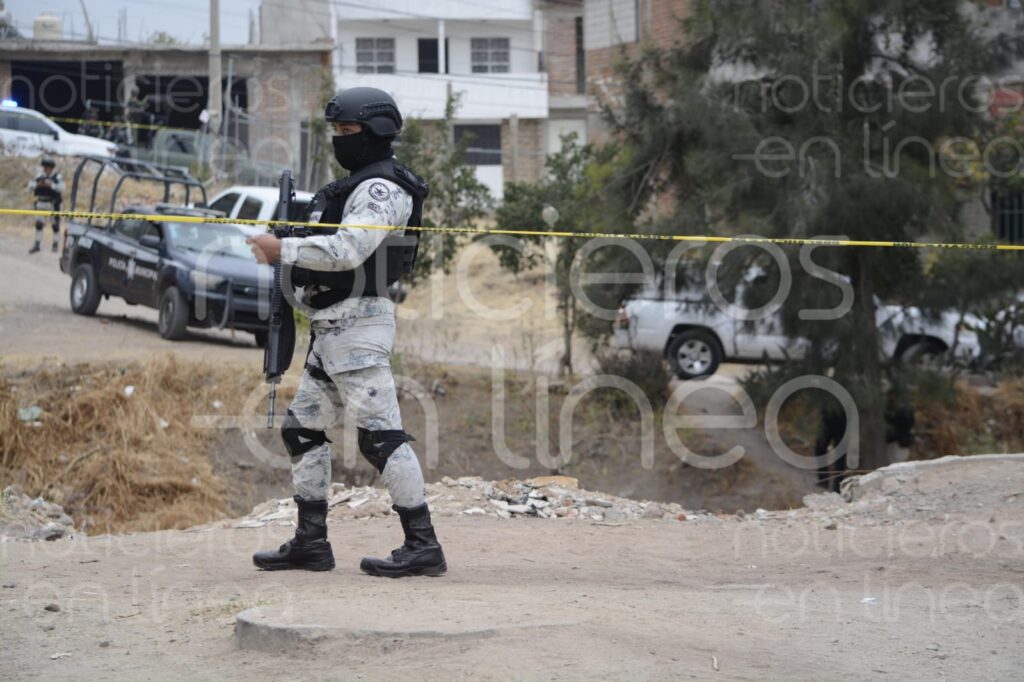 Reportan hallazgo de un cuerpo embolsado en un río de León