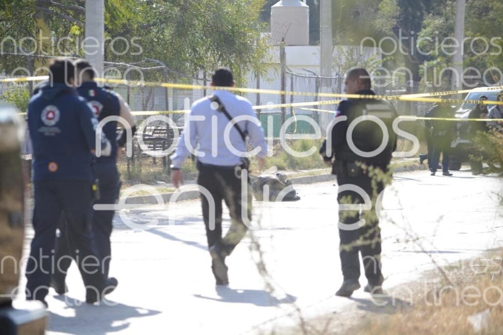 Macabro hallazgo; estaba dentro de una bolsa y tenía las manos atadas