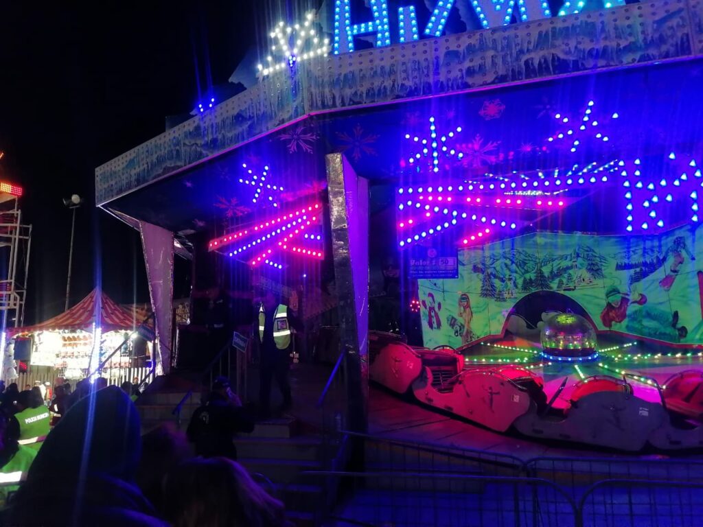 Cita en la Feria de León termina en tragedia; pareja resulta lesionada en los juegos mecánicos