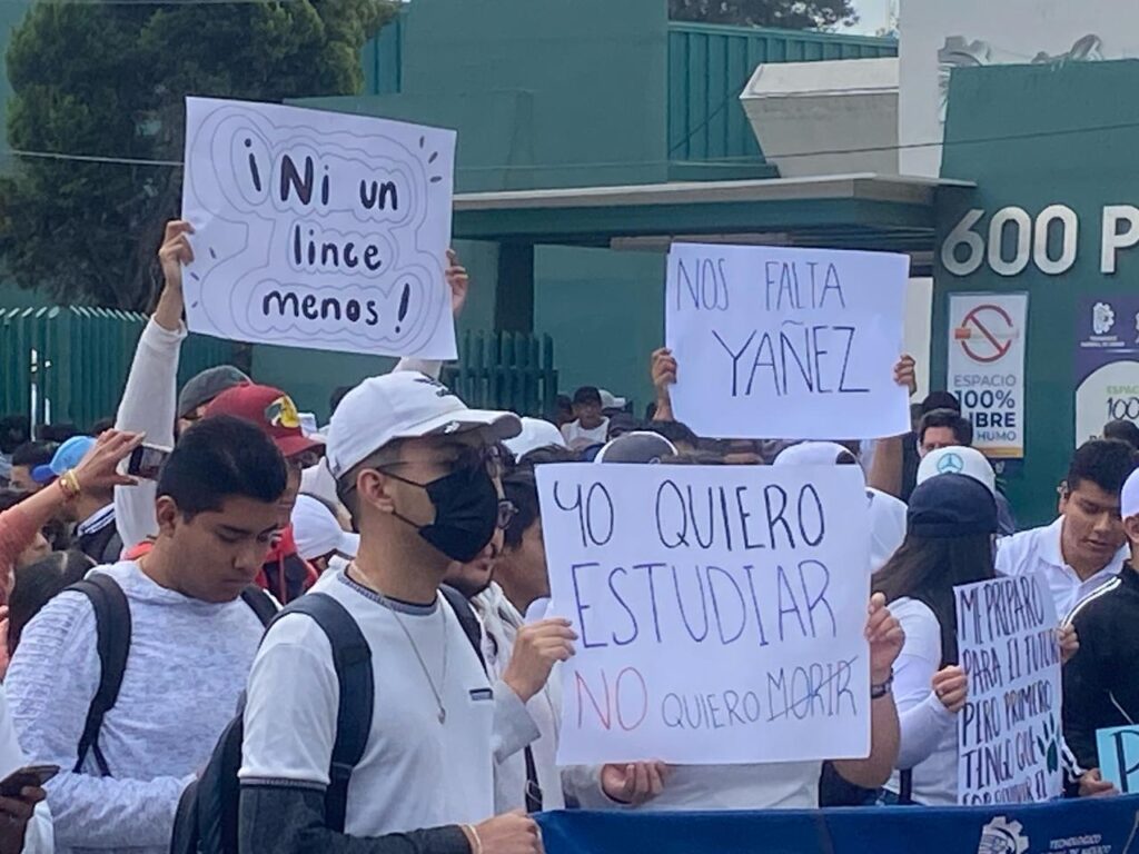 Estudiantes salen a las calles para exigir justicia por compañero asesinado en Celaya