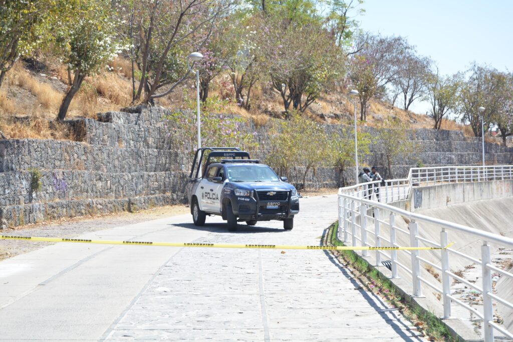 Hallan cadáver frente a unas canchas de fútbol en León
