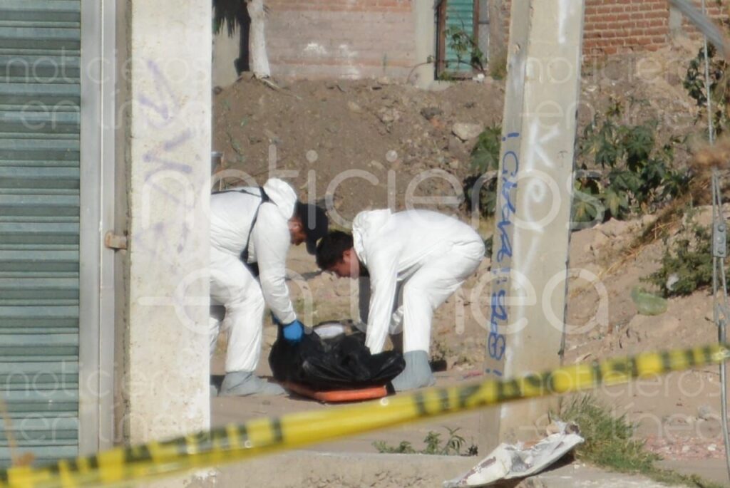 Lo encuentran tirado con sangre en la cabeza; llevaba una hora sin vida en plena vía pública