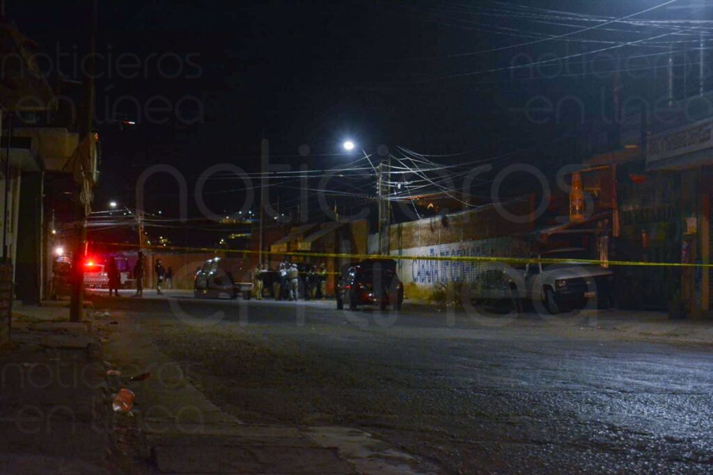 Detienen auto sospechoso y descubren un cuerpo en la cajuela