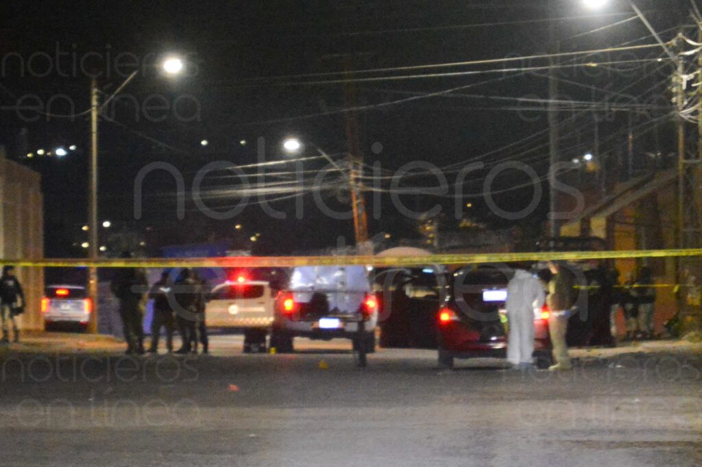 Detienen auto sospechoso y descubren un cuerpo en la cajuela