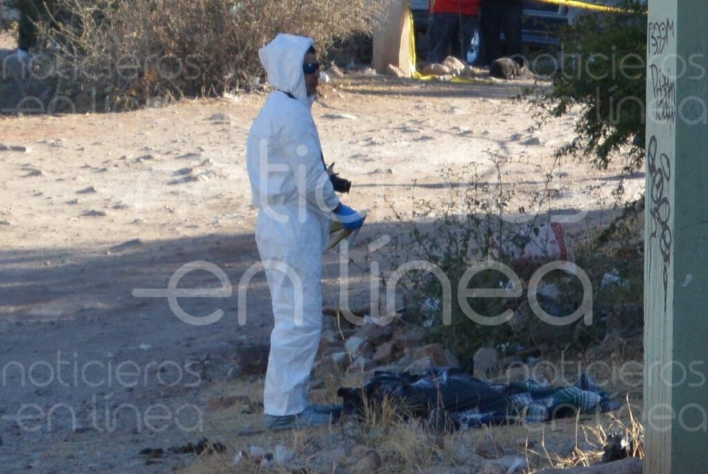 Le disparan a mujer en León; corre para pedir ayuda, pero muere en la banqueta 