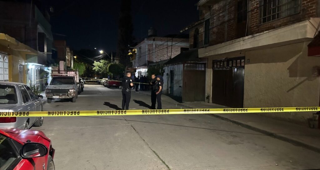 Falla mecánica frustra huída de agresores en León; hay dos heridos de bala