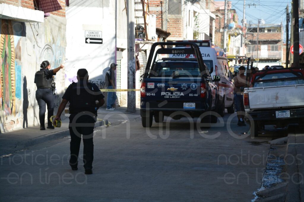 Tarde de tragos termina en terror: los balean mientras bebían en plena calle de León