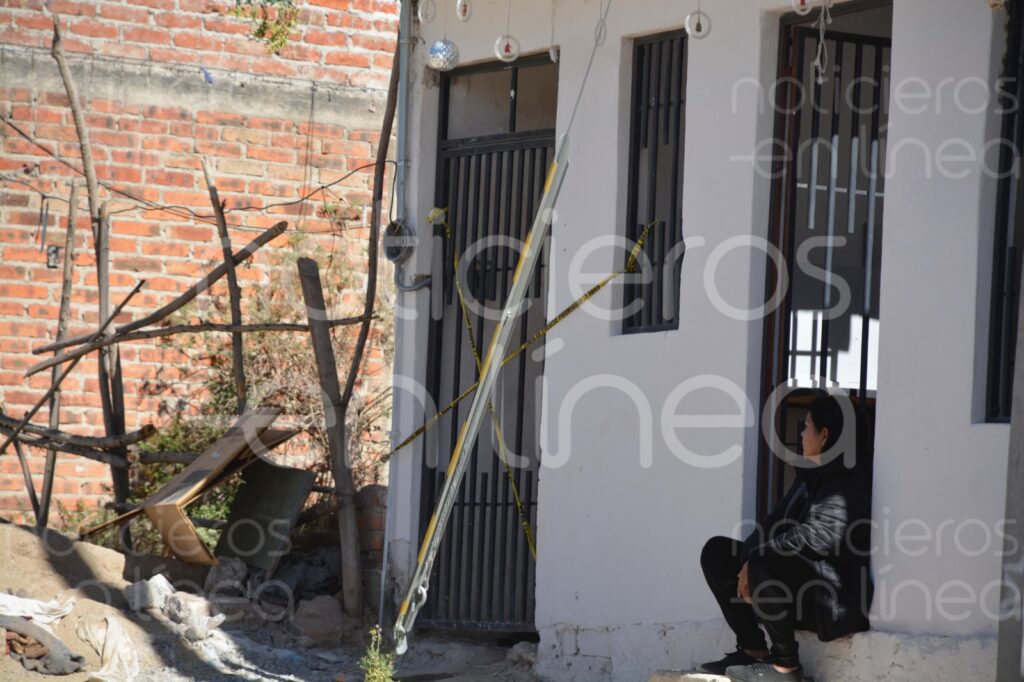 Le disparan a mujer en León; corre para pedir ayuda, pero muere en la banqueta 