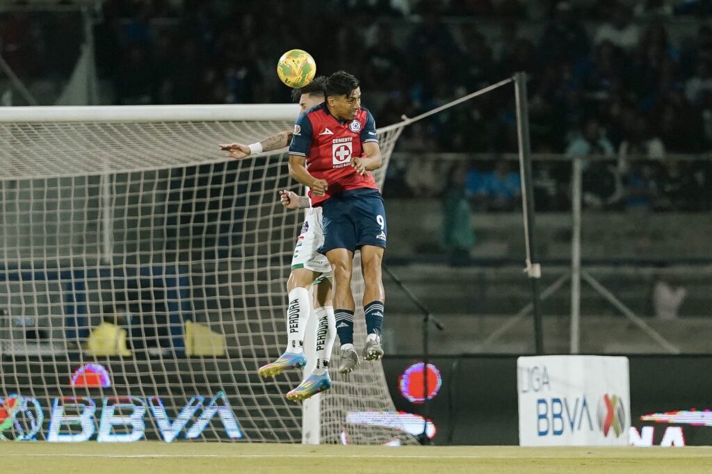 La Máquina del Cruz Azul 'arrolla' a La Fiera