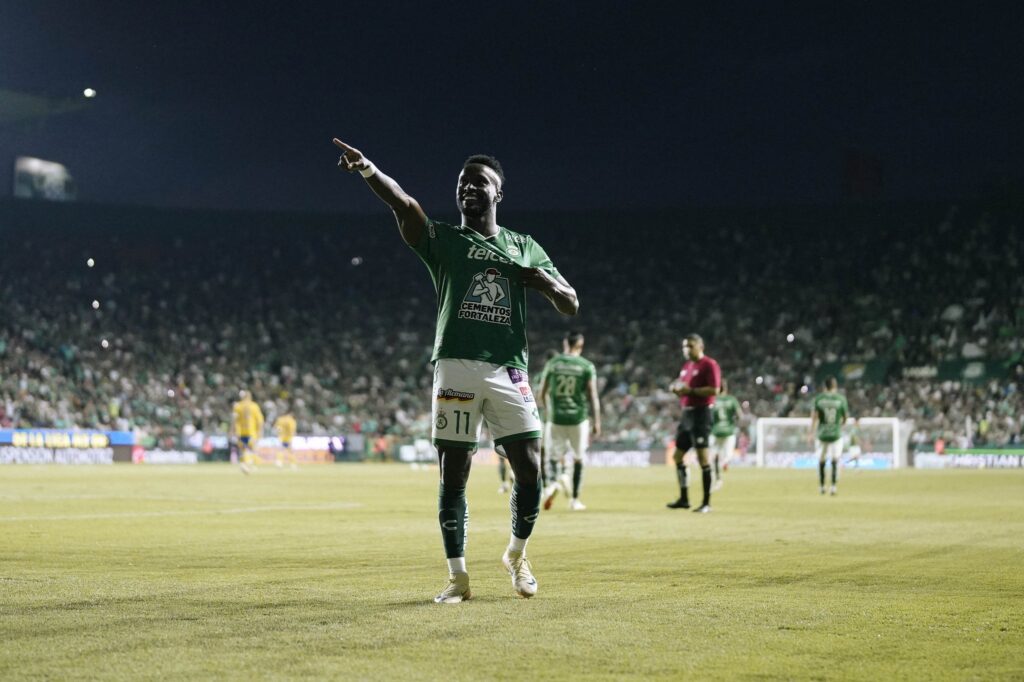 Steven Mendoza apuesta por la remontada de León