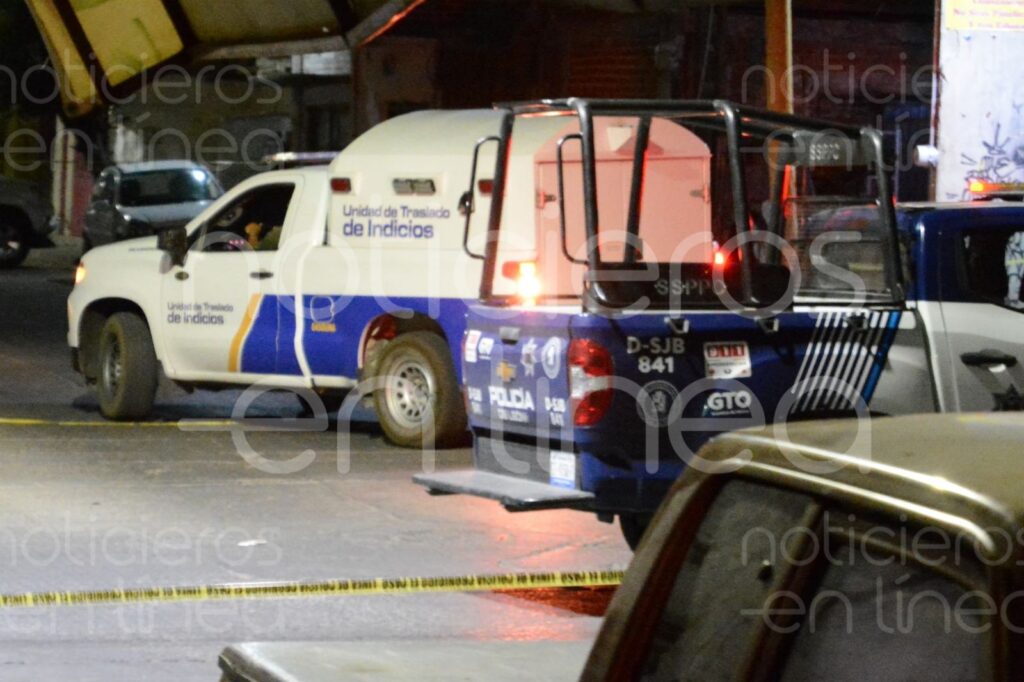 Le disparan mientras caminaba por la calle en León