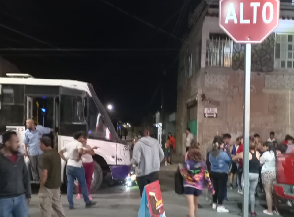 Motociclista que chocó contra un camión urbano en León, estaba alcoholizado: Transportistas