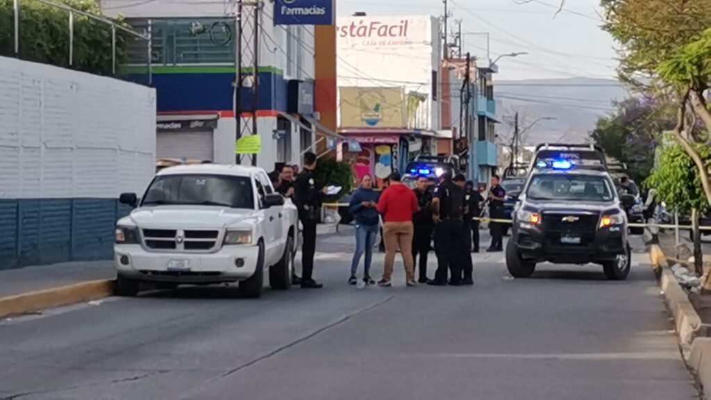 Asesinan a balazos a mujer frente a su familia en León