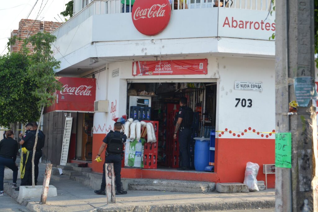Lo atacan a balazos mientras jugaba maquinitas en León; hay una víctima colateral