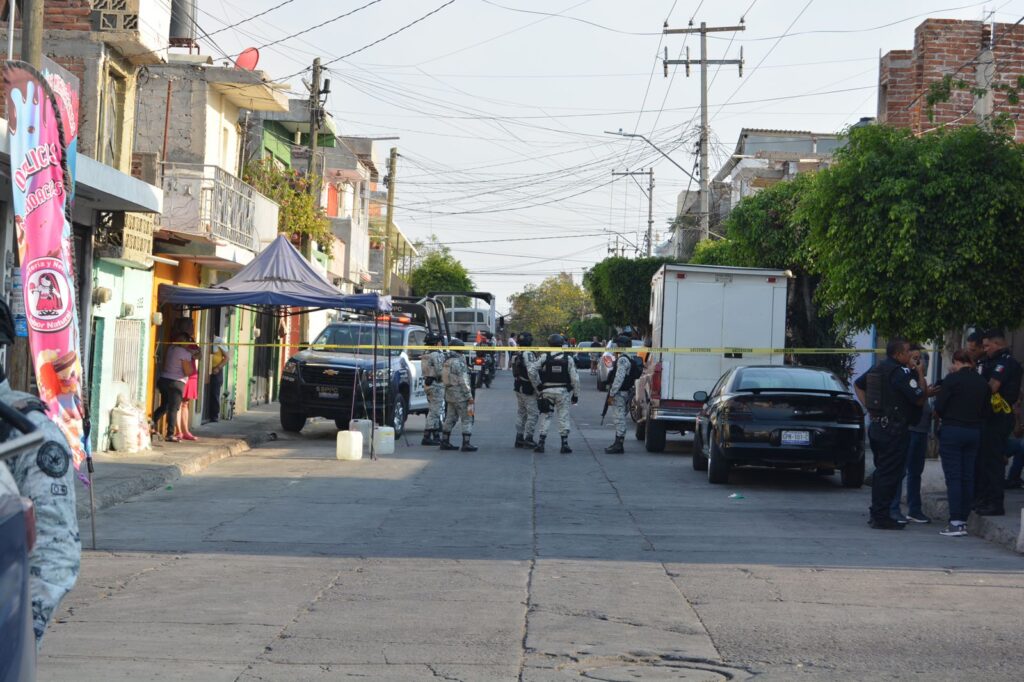 Lo atacan a balazos mientras jugaba maquinitas en León; hay una víctima colateral