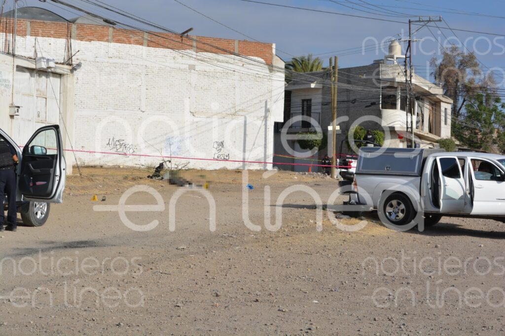 Caminaba por la calle y halla un cuerpo con heridas de bala en León