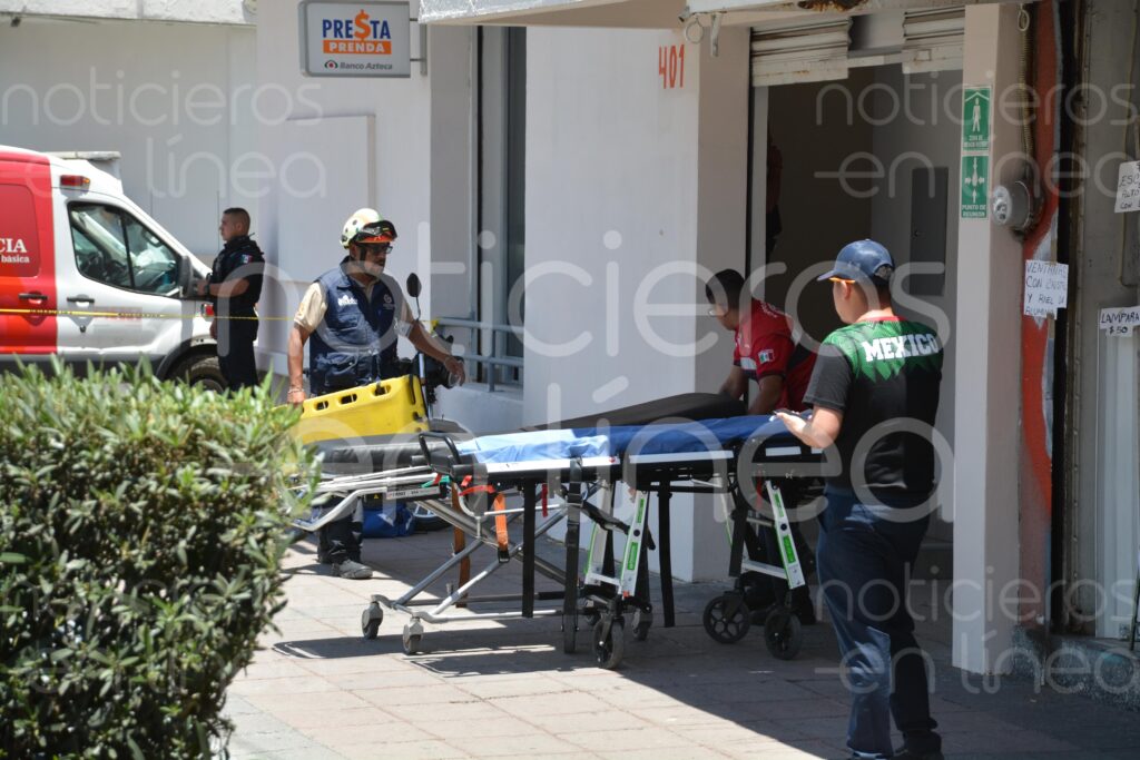Cae elevador de un banco en la Zona Centro de León; hay cinco lesionados