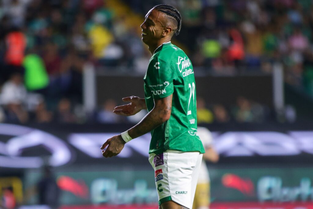 ¿Por qué Jhonder Cádiz no fue titular en la ida de los cuartos de final?